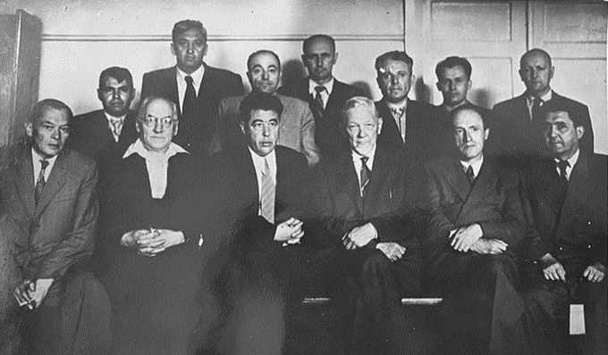 Meeting of S.P. Timoshenko with the research staff of the Institute of Structural Mechanics, 1958