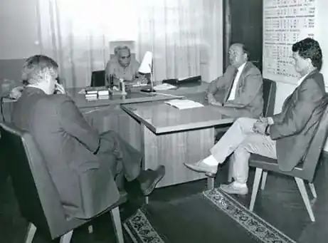 O.M. Guz chairs a meeting with the deputy directors of the Institute of Mechanics